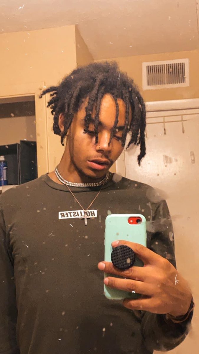 jaycolllins_'s tweet image. if i let you take my flicc u betta catch my angles😅