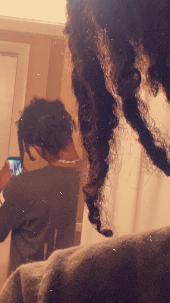 jaycolllins_'s tweet image. if i let you take my flicc u betta catch my angles😅