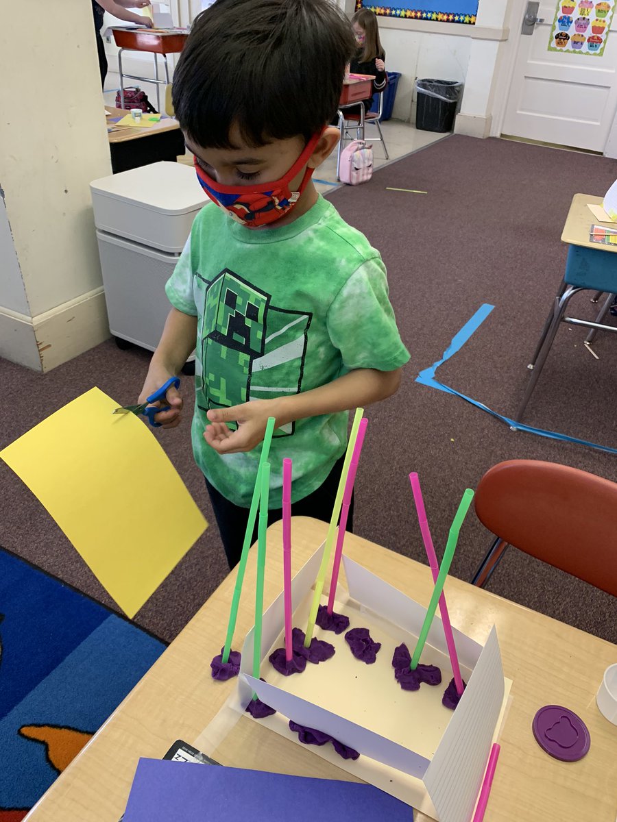210Community's tweet photo. First Grade Engineers-Mrs. Valeriโs students made houses for the three little pigs! Did the wolf blow them down? #fairytalestem @NACurriculum @NAPublicSchools @CommunityComets https://t.co/UgoaiJxDF9