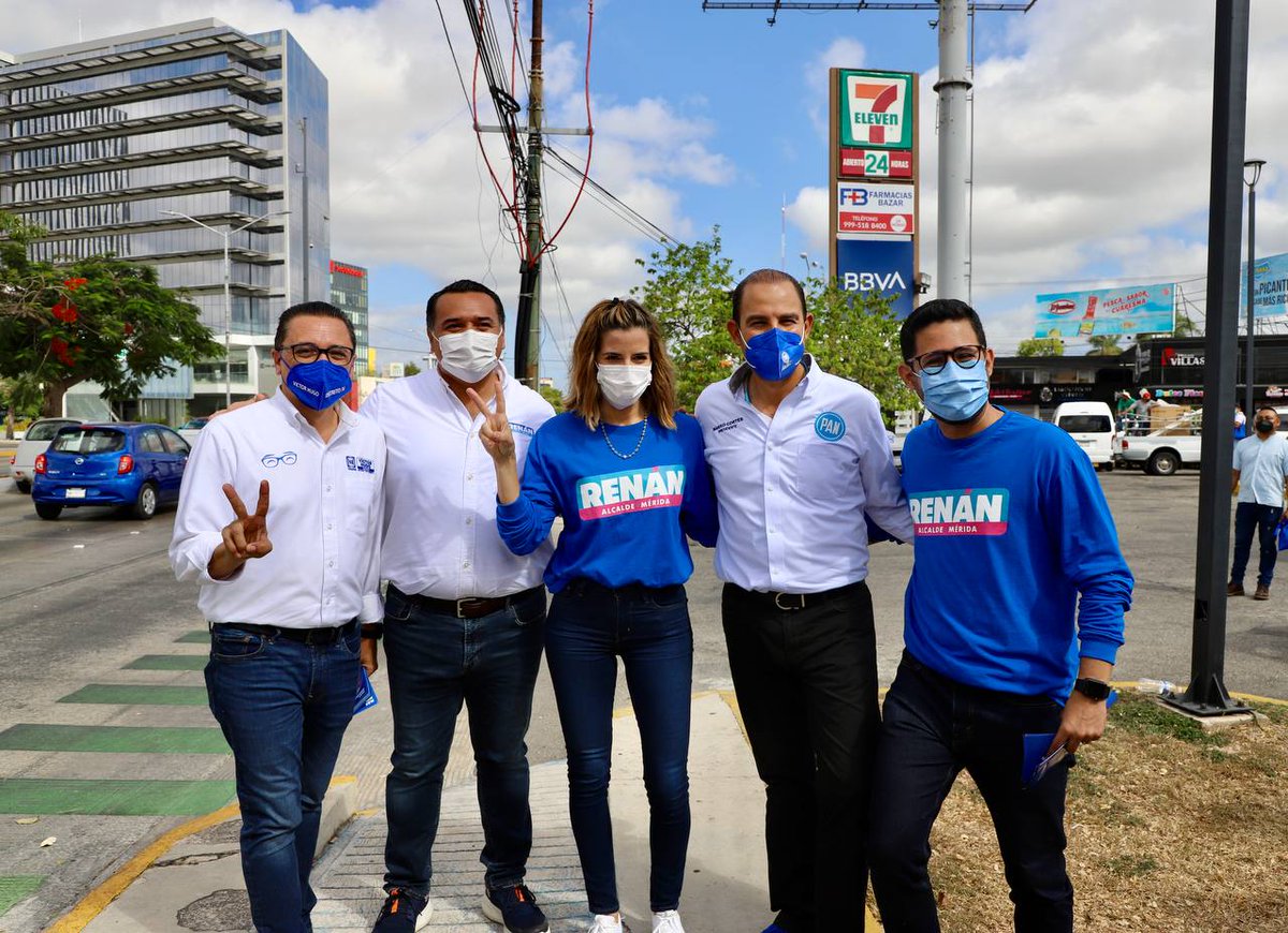 victorlozanop's tweet photo. ¡Arrancamos unidos por #Mérida!
En equipo hemos comenzado esta campaña, escuchando a los ciudadanos para construir un proyecto con visión de futuro.
#ContigoVamosPorMás #AcciónNacional #MásMérida https://t.co/K3Bgxk66Gr
