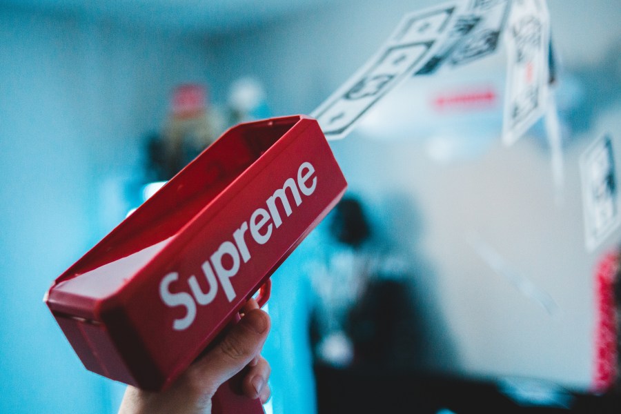 How Supreme Builds Brand Hype
bit.ly/3d5R0pQ
#Supreme #Fashion #Style