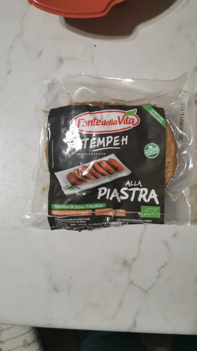 lorella_usai's tweet photo. @DSantanche le imprese sono il cuore dell'Italia... Fiera del mio nuovo team❤️#fontedellavita #kigroup #verdebio https://t.co/q9zeb6VdsU