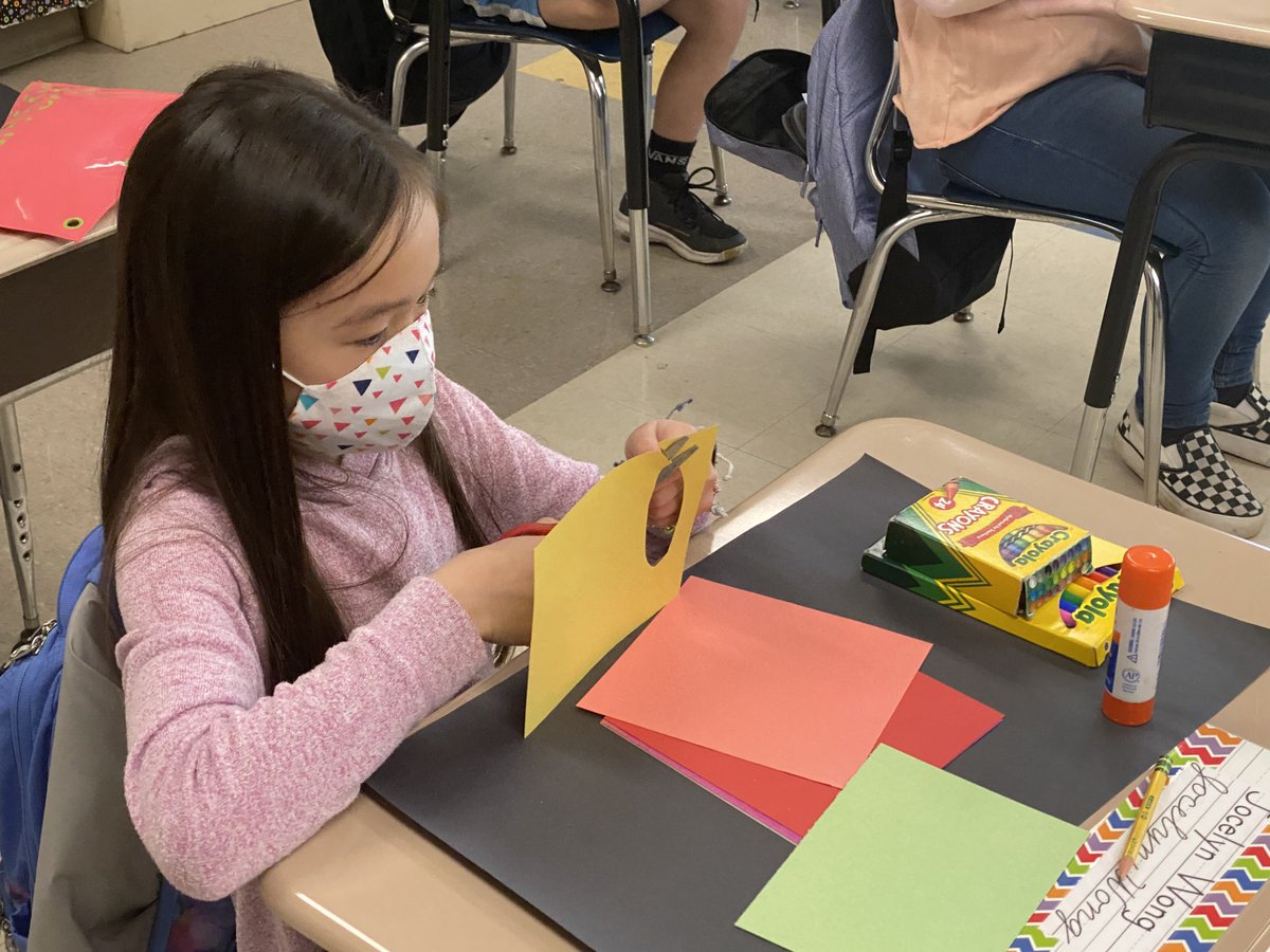 Our Creativity and Artistic Expression were on display during our school wide Art Assembly featuring abstract artist, Reggie Laurent, this morning (4/9)! He shared his background, style and led students in an art project!  Thanks to Mrs. Casey and Mrs. Zachmann for coordinating!