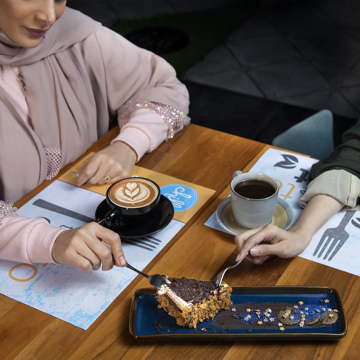 chillcafeksa's tweet photo. الحلا اللي حيزيد يومك حلاوة 😋

ننتظركم في سهرتنا الموسيقية اليوم من الساعة ٩ إلى الساعة ١٢ صباحاً يشترط طلب طبق رئيسي فقط 💙

#تشل_لاونج #كافيهات #كافيهات_جدة #سهرات #سهرة #سهرة_موسيقية #حلا https://t.co/VA1eZPdheO