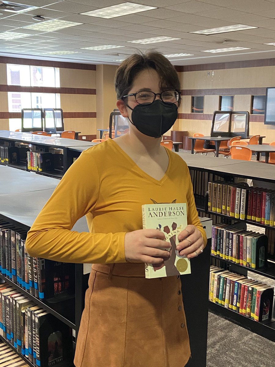 TheLibraryatHHS's tweet photo. We are wrapping up National Library Week by gifting books to some of our top readers.  #NationalLibraryWeek #HooverPride https://t.co/kisVyLCqoS