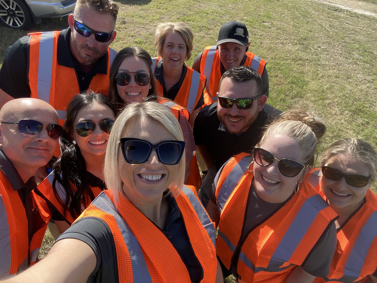 coutohomes's tweet photo. We cleaned our highway yesterday for Texas Trash off Week! #2021trashoff #keepitcleantx https://t.co/16fCUzWDAN