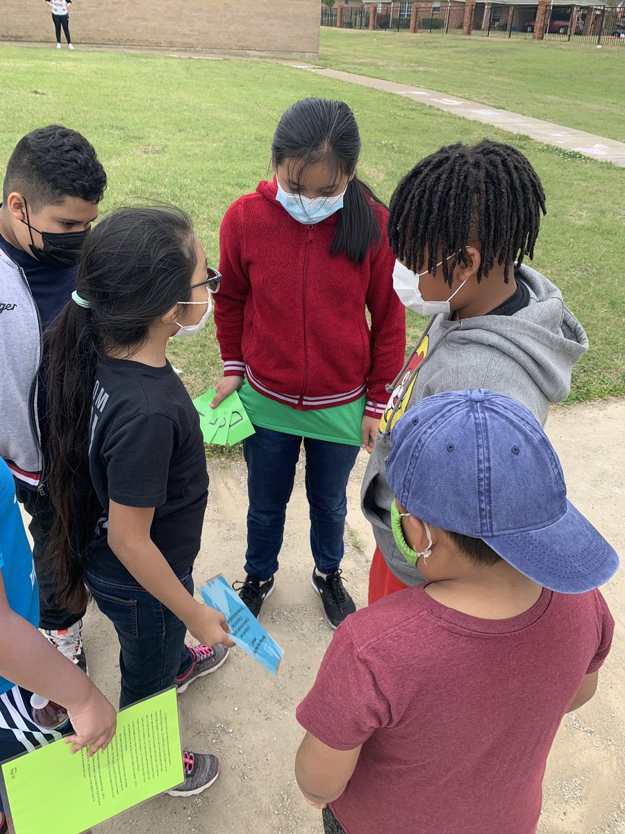 CarianneRapp's tweet photo. 4th grade students participating in Writing Camp today...learning + playing + sโmores = awesomeness! @ClubHill_Cougar #IntermediateGISD @gisd_iteam @Ms_Drummond_5th @msgordons4 @DSanchezGISD @kmworley24 https://t.co/SmfNqkGlxm