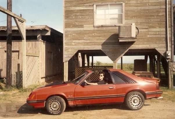 ktmosborne's tweet photo. Friday #DriveDownMemoryLane with Clay Dutton: Had 2 mustangs in high school (lucky guy!)
#1. Kept it for 20 years. 1st car!
#2 Still have it 35 years later!
Dang cool. Thank you! I so enjoy sharing these stories on the show!✊🏼 https://t.co/1QT3vnXYcd