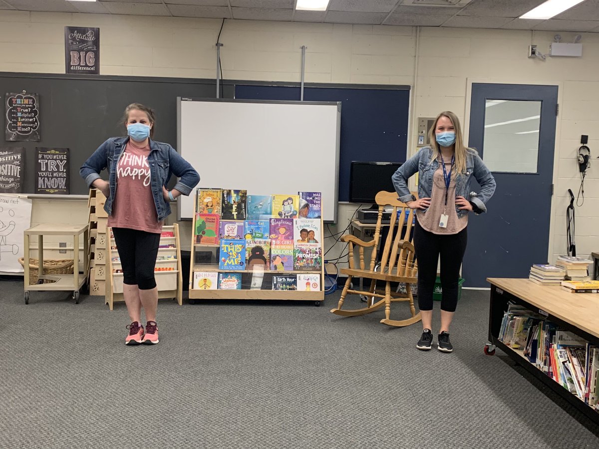 Miss_Warchol's tweet photo. Accidentally twinning today with @MsFlattery! @wilton_grove is it twin day or are we just on the same wave length? https://t.co/elzQ0p9jXJ