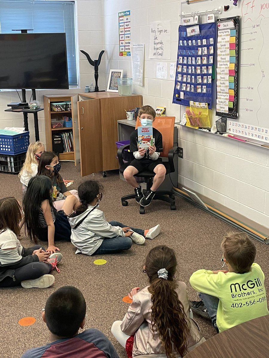 Great to have Michael read to 1st grade. #GreatDay2BaTiger @Avery_Tigers