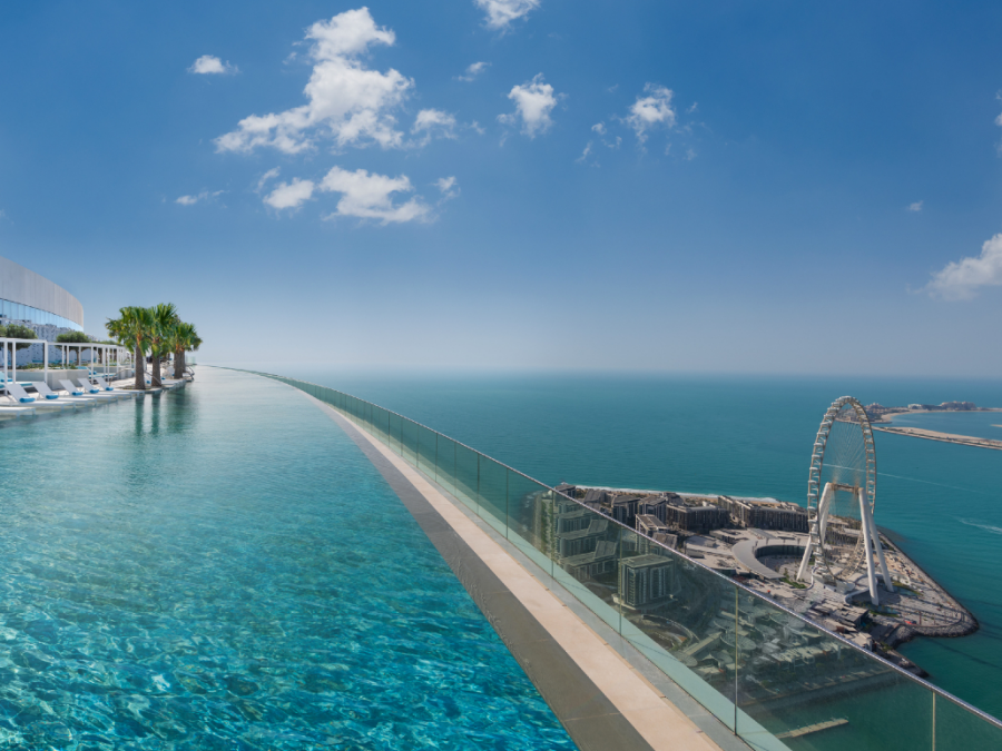 alanxelmundo's tweet photo. ¡Dubai tiene la piscina infinita más alta del mundo! https://t.co/s64wRCnpjk https://t.co/C7Et3cJayY