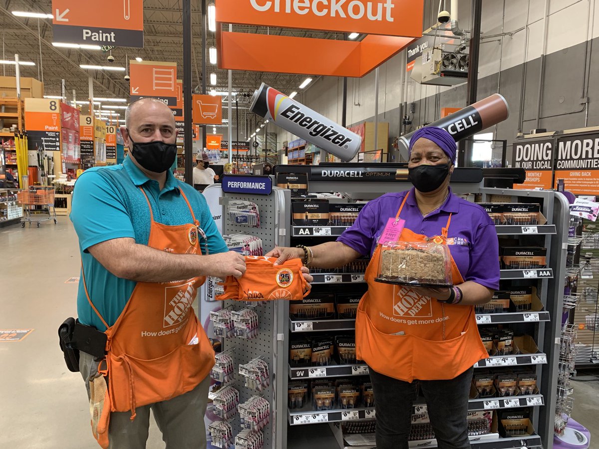 Congratulations Youka. 2️⃣5️⃣ yrs of OUTSTANDING customer service! We are so proud of you and all that you do to make store 530 great. ⁦⁦<a href="/NasrallahAmanda/">Amanda Nasrallah</a>⁩ ⁦⁦<a href="/LewisHom/">Jimmy Lewis</a>⁩ ⁦@cwilk65⁩