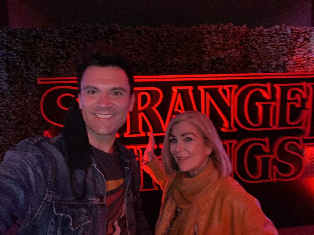 MichelleBeaul's tweet photo. The Strangest Thing Happened Tonight 
#strangerthingsdriveinto📽📺🔦📹🖤📼✨
#strangerthings 
https://t.co/7LebRQHQsA https://t.co/LugPJ0U7U0
