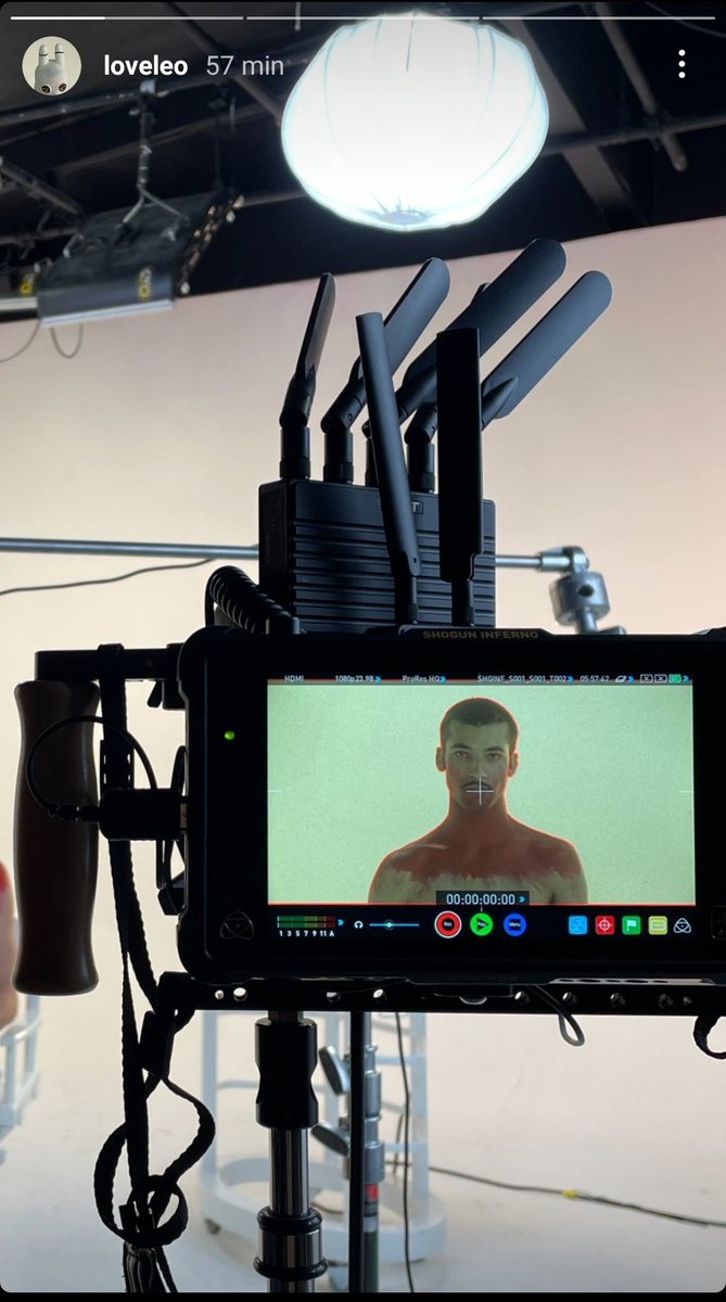 driverowe's tweet image. SOCORRO LEO CARALHO AAUABEJDMQKJSOQMNDOAAHDKAJDOAUDKSBW TÁ VINDO AI