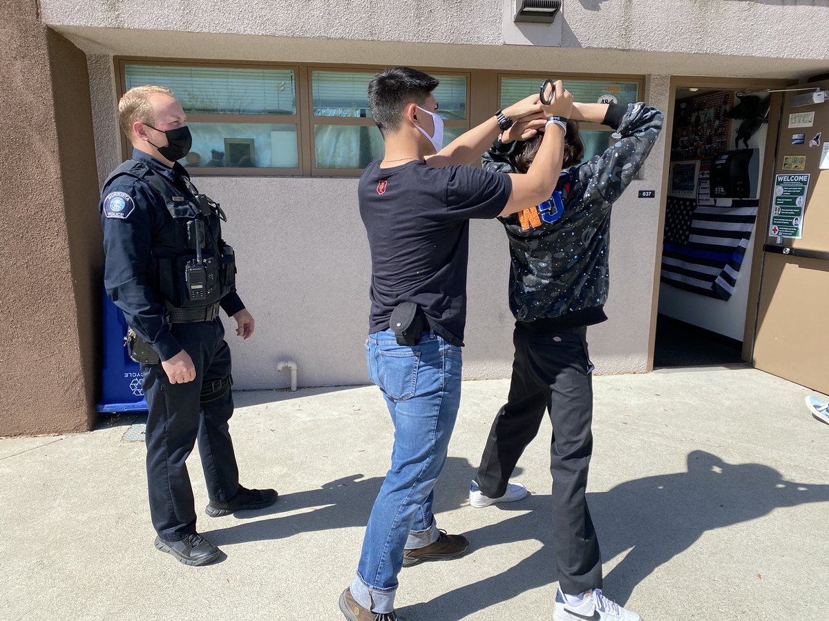 CarlsonsclassMV's tweet photo. 5th period got a special visit from SRO Power!  Officer Power is an MVHS and Carlos Class alumni   #schooliscool #Murrietapolice #criminaljustice #MPDrocks https://t.co/7NcjaAghyi