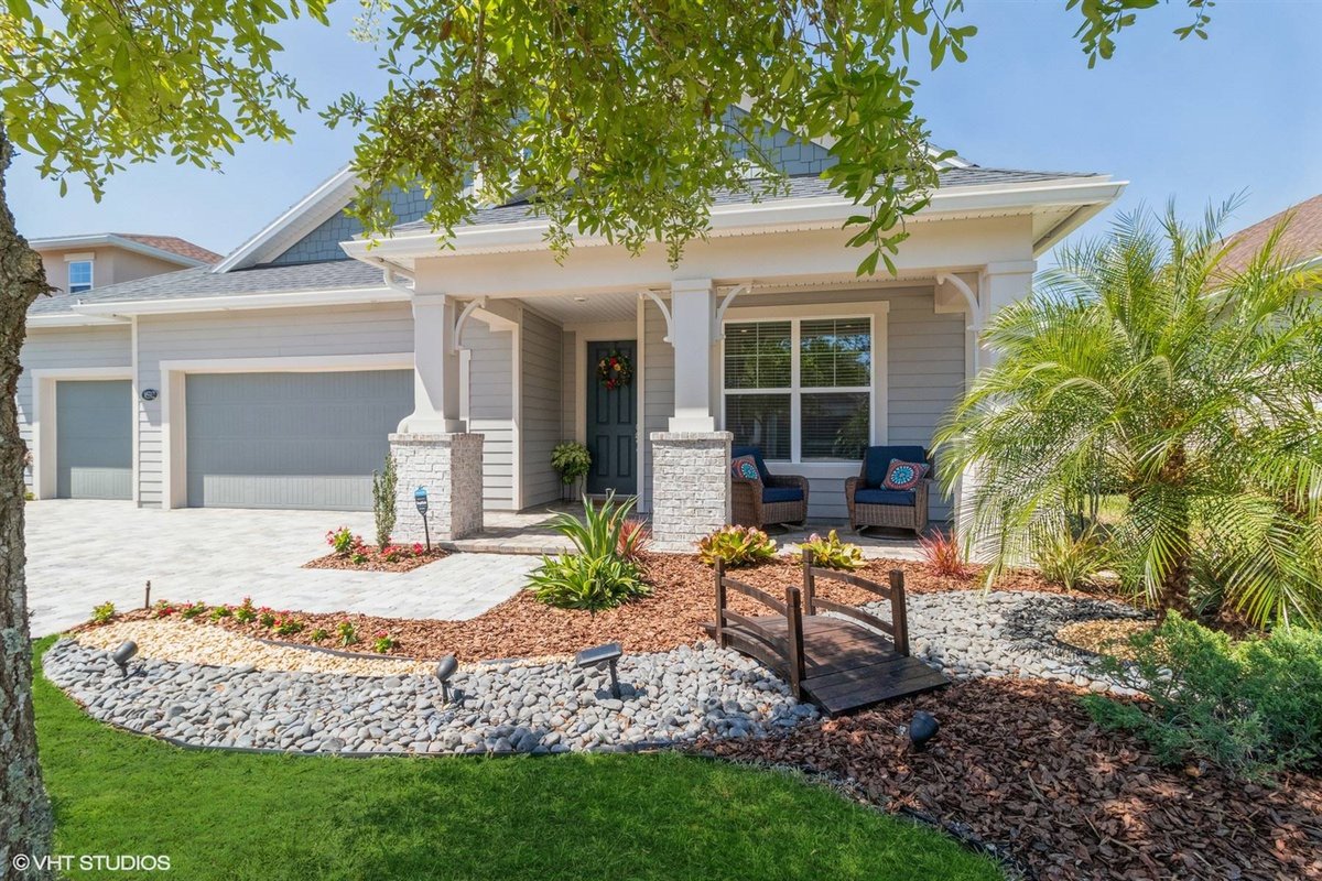 ADDvantage's tweet image. Lovely like-new 3 bedroom home, built in 2019, minutes from the beach in a desirable community. #homeforsale #floridarealestate ow.ly/yNLz50El0ht