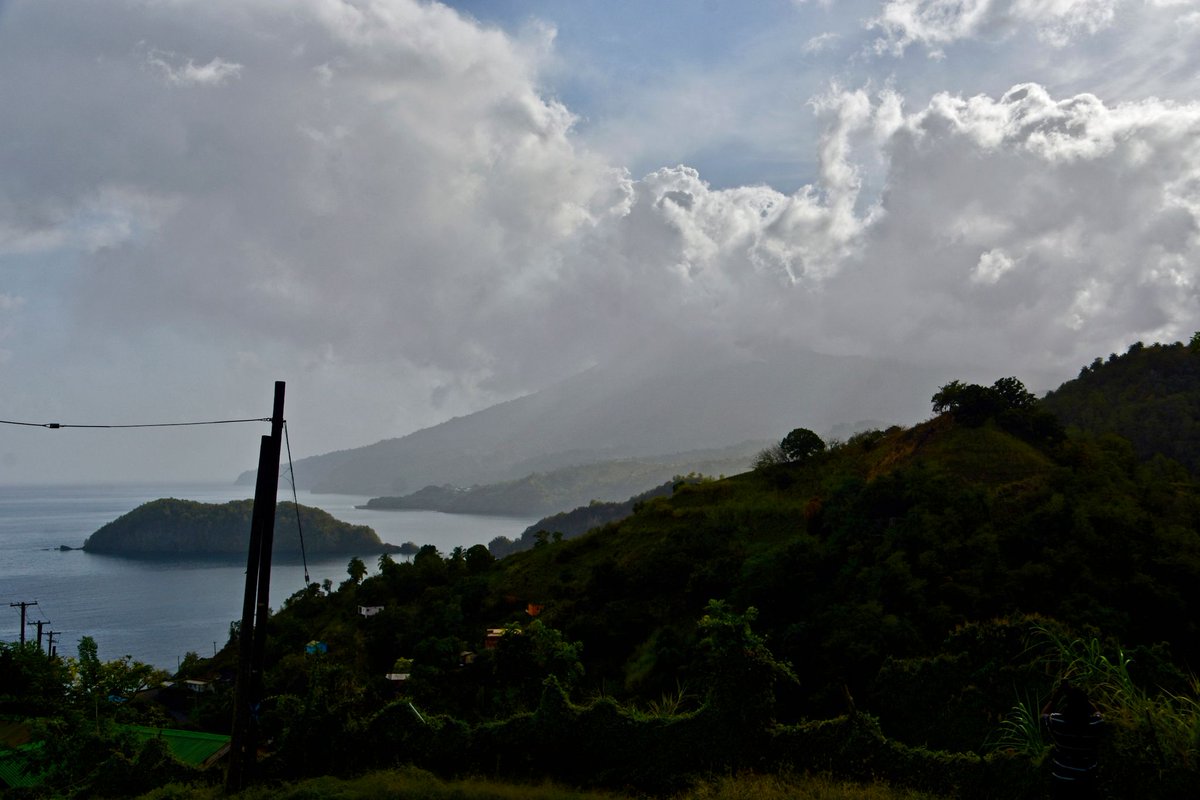 Vulkan auf St. Vincent in der Karibik ausgebrochen

 #Zusammenfassung #Vulkane #StVincentunddieGrenadinen #Jamaika #Wochenblatt #WochenblattMedia #WochenblattNews

wochenblatt-news.de/vulkan-auf-st-…