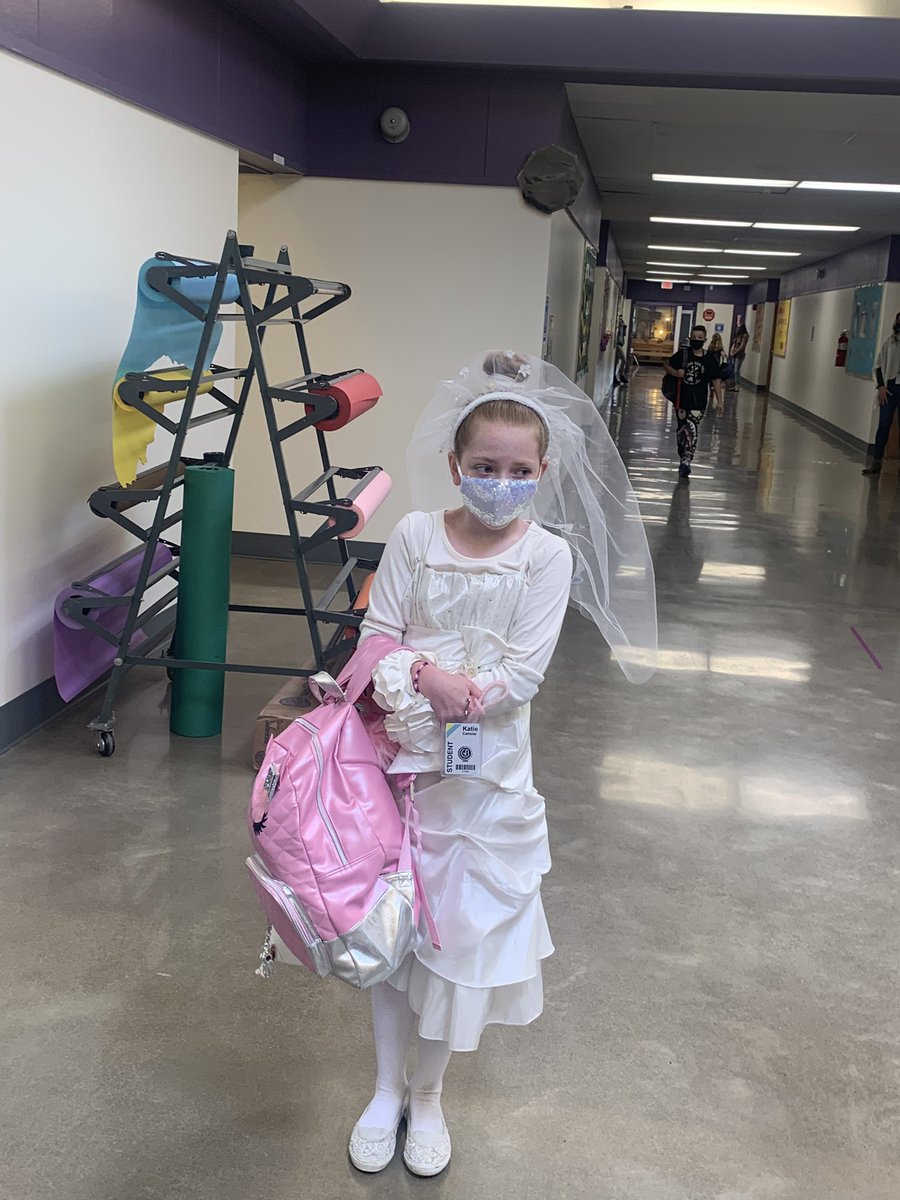 On Thursday and Friday Powell Valley welcomed grades 2-5 for hybrid learning! #LetsGoPVES