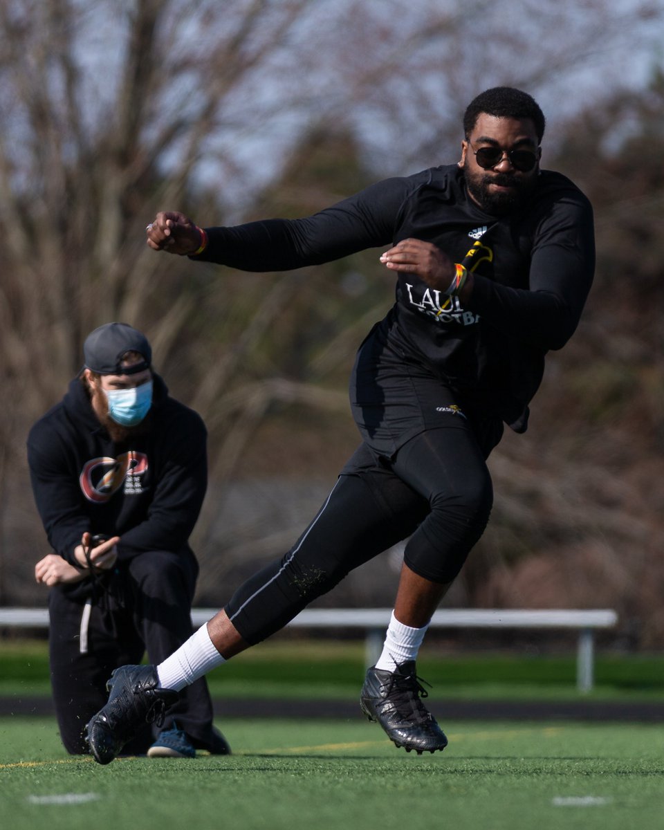 cbenderphoto's tweet image. Frames from the 2021 CFL Virtual Combine with @LaurierFootball.  

OL @BB_classic5 is the 20th ranked Canadian prospect.