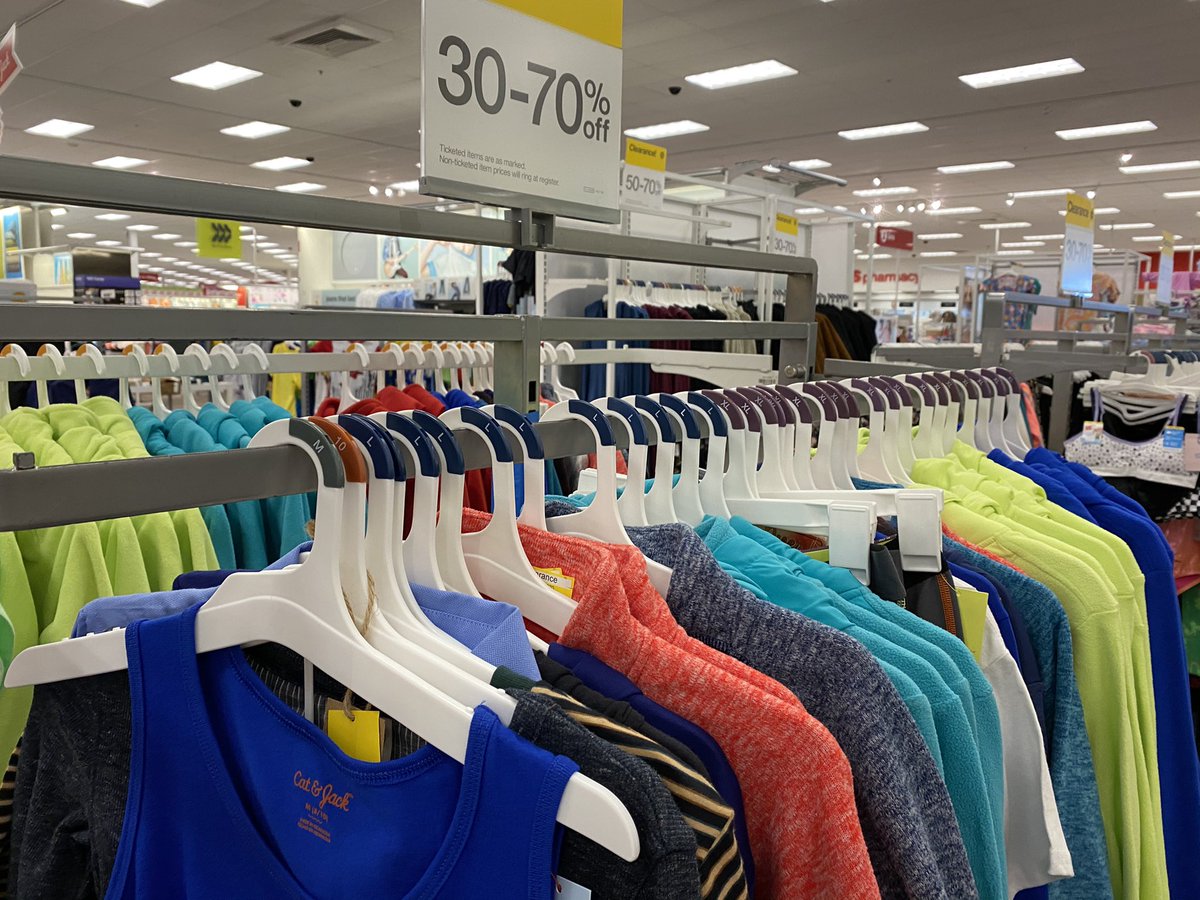 Huge shoutout to our Kid’s DBO Cassie for branding up clearance today! Separating boys and girls and sizing it making it the most shopable for the guest🤩🤩 #standards #t2847 #targetstyle