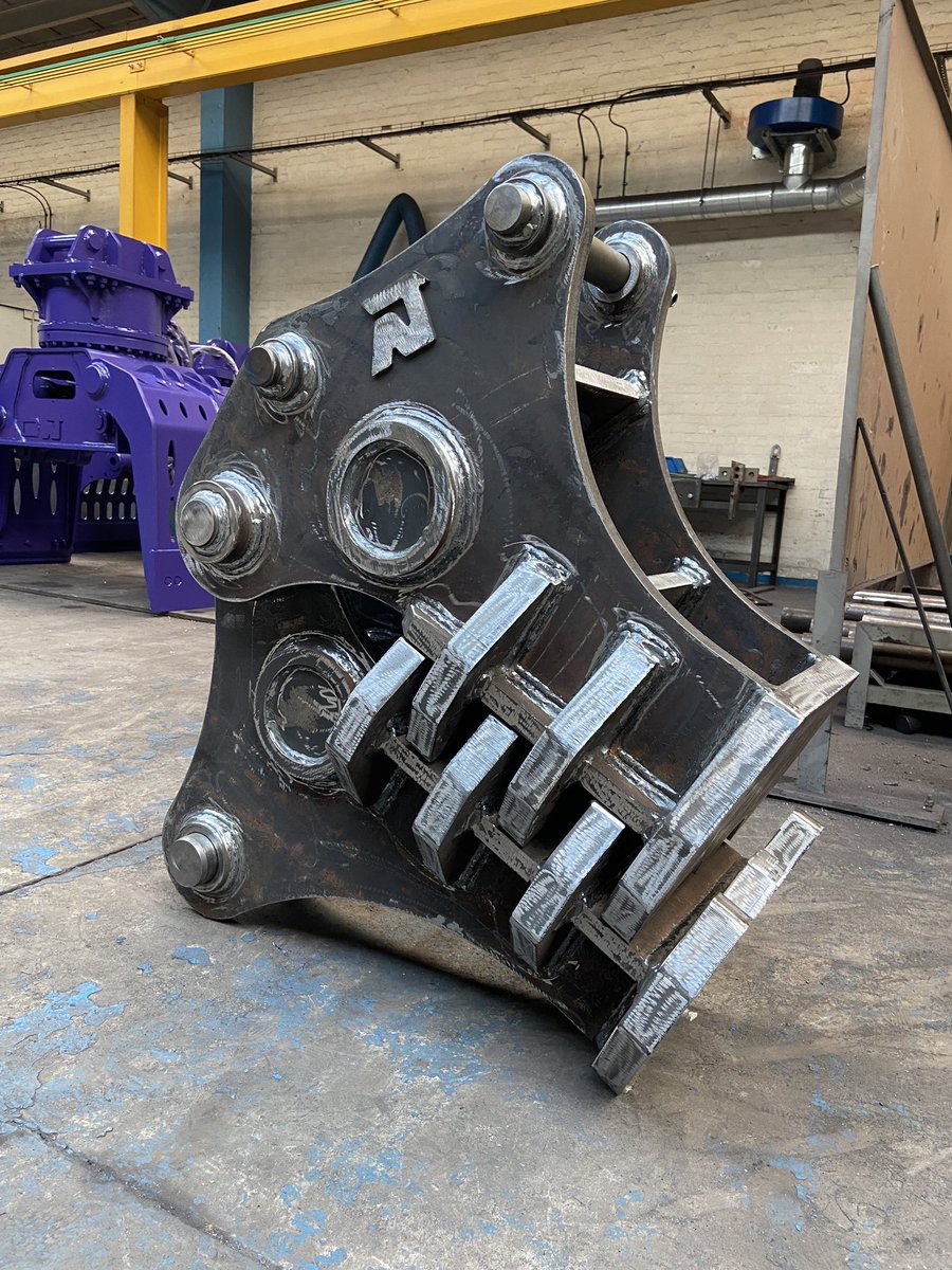 northerntrack's tweet image. Bespoke build Hydradig 110W pulverizer ready for paint today. Designed for reducing oversize waste plastic ready for shredding. 
#pulverizer #recycling #PurplePower #Bespoke