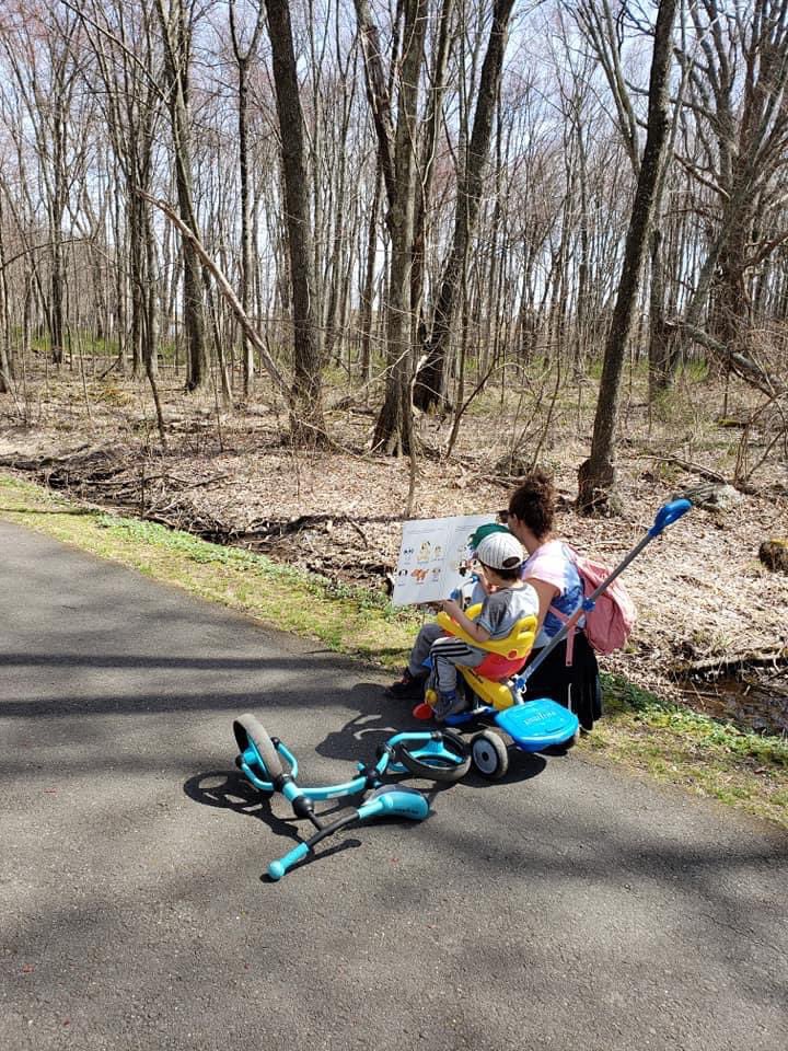 CHBFoundation's tweet photo. Good Dogs, Great Listeners StoryWalk exhibit is up! Grab the kids and head to Fairfield Hills and enjoy this gorgeous weather! Tag us on social media for a chance to win a copy of the book #chbstorywalk #chbfoundation https://t.co/SfowSAtuJz
