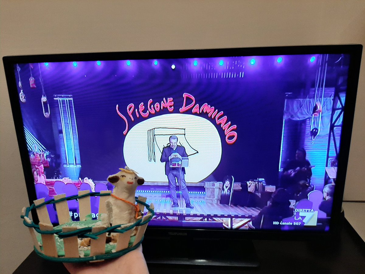 Il suo primo #spiegonedamilano!
Il nostro agnellino in Var di puntata! #propagandalive #welikeduel