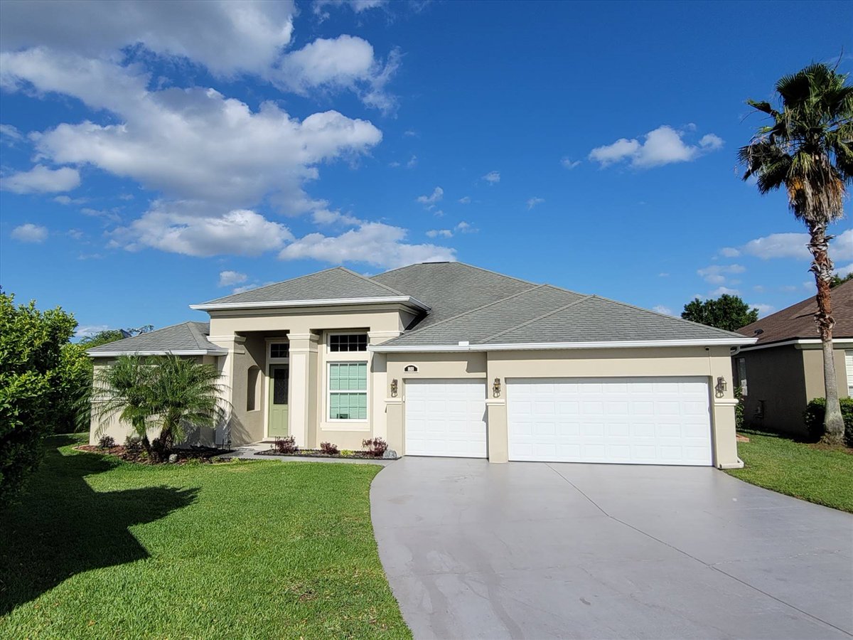 ADDvantage's tweet image. 5 bedroom pool home located in a gated community, close to A-rated schools. #floridarealestate #homeforsale #orlando ow.ly/xGE950El2tF