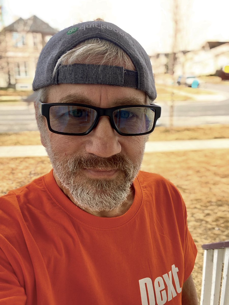 Brad_Celmainis's tweet photo. It was a @dextofficial kind of week

🔸Hung out with Eric T 🇨🇦 and UK 🇬🇧friends on Wed

🔸Great product update webinar via Spiros and crew yesterday (PO matching!)

🔸A package arrived from England 🏴󠁧󠁢󠁥󠁮󠁧󠁿 today

I am complete 🧡

#DextGeneration FTW https://t.co/rRh1uyHpmG