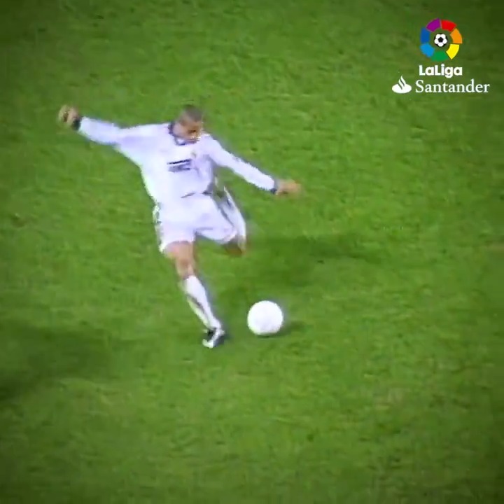 Happy Birthday to Roberto Carlos  Greatest left-back of all time? 
