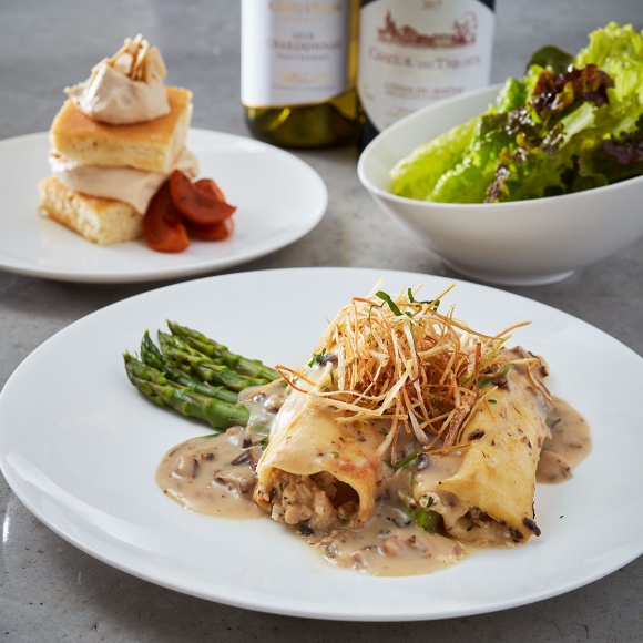 Food that is art, inspired by art! This season’s #AGObistro Curated Dinner menus are a homage to spring across Canada. Each menu is inspired by a Canadian artist…plus, enjoy wine pairings to complement your dinner. ago.ca/dine/curated-d…