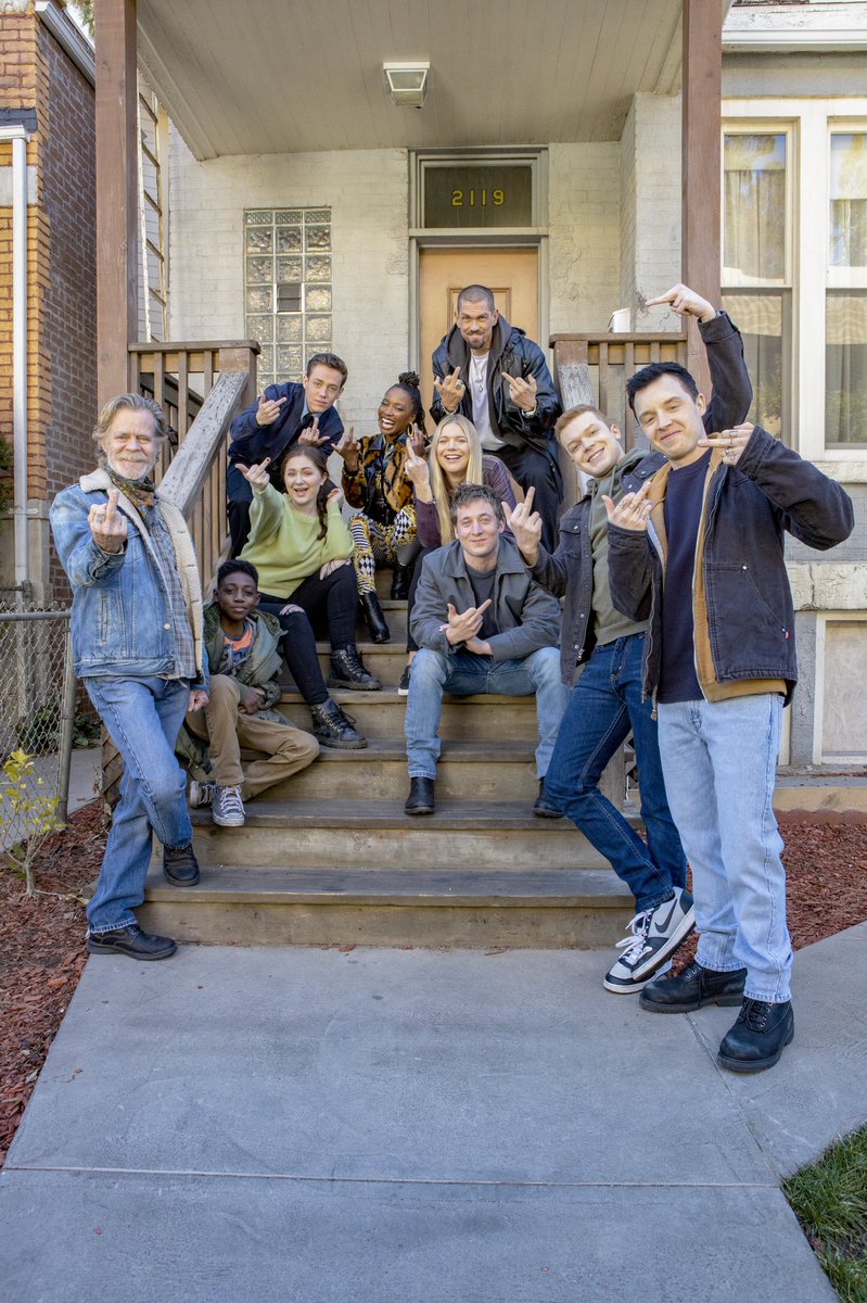 noel_fisher's tweet image. The #Shameless middle finger is the equivalent of a heart emoji. 

🖕🏻❤️ u all!
