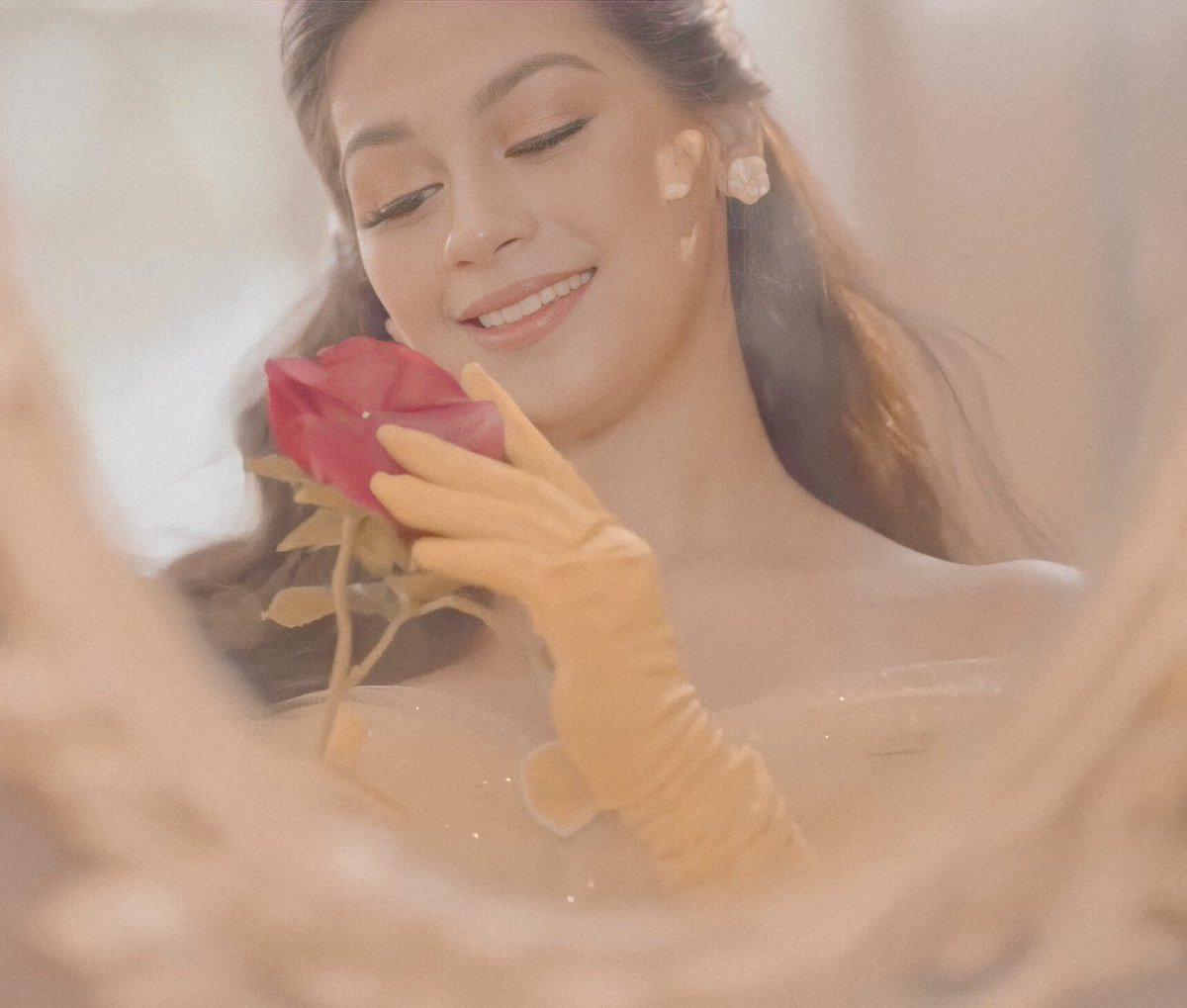 ZebbyxDaryl's tweet photo. Belle🥺💛 https://t.co/FlPAjPlBHJ