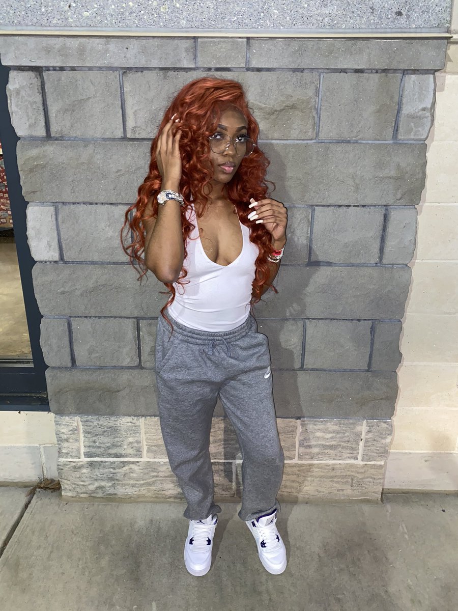 colormebarbieee's tweet photo. I like her she a boss &amp; sheon d rideee😎 https://t.co/aHDouTUu9X