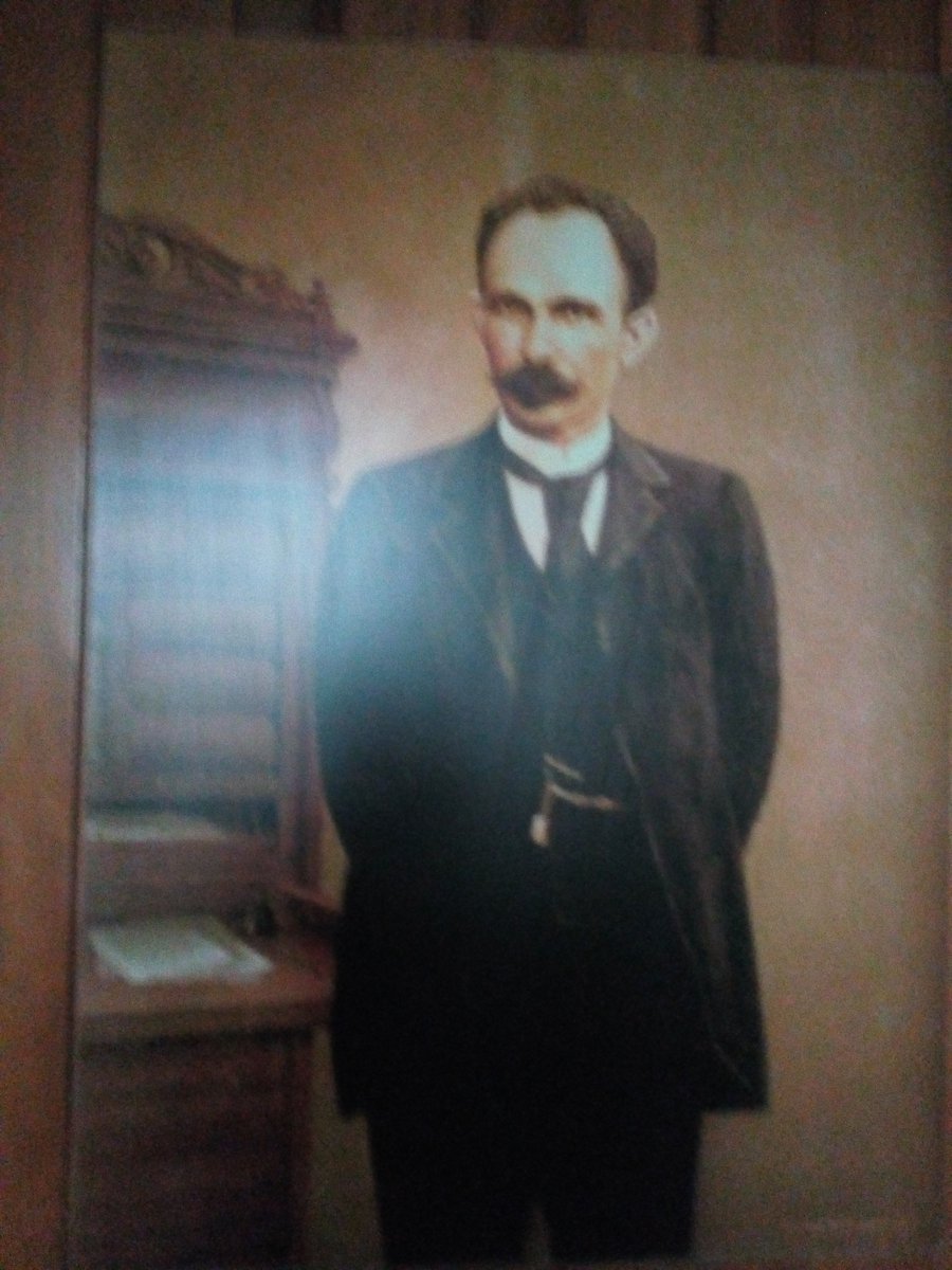 ValdesMenendez's tweet photo. El 10 de abril de 1892, #JoséMartí funda el Partido Revolucionario Cubano, colofón de la unidad entre los patriotas cubanos para organizar la guerra necesaria por la libertad de #Cuba. Ese acto ha sido una enseñanza para todos los cubanos q amamos la independencia y la unidad. https://t.co/8cewPLUg9S