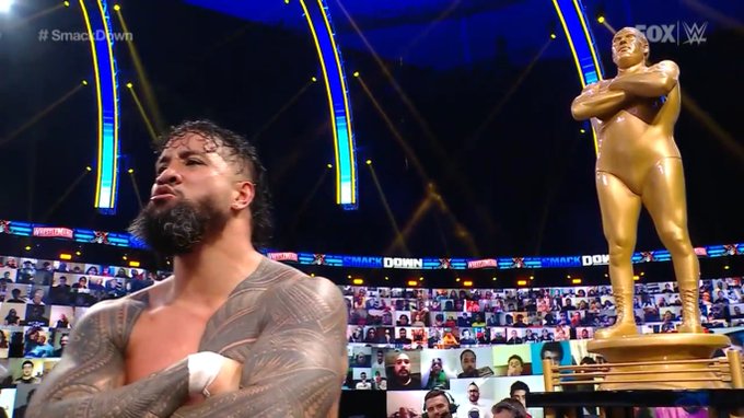 Celebra Carlos tras el triunfo de Jey en este SmackDown.
