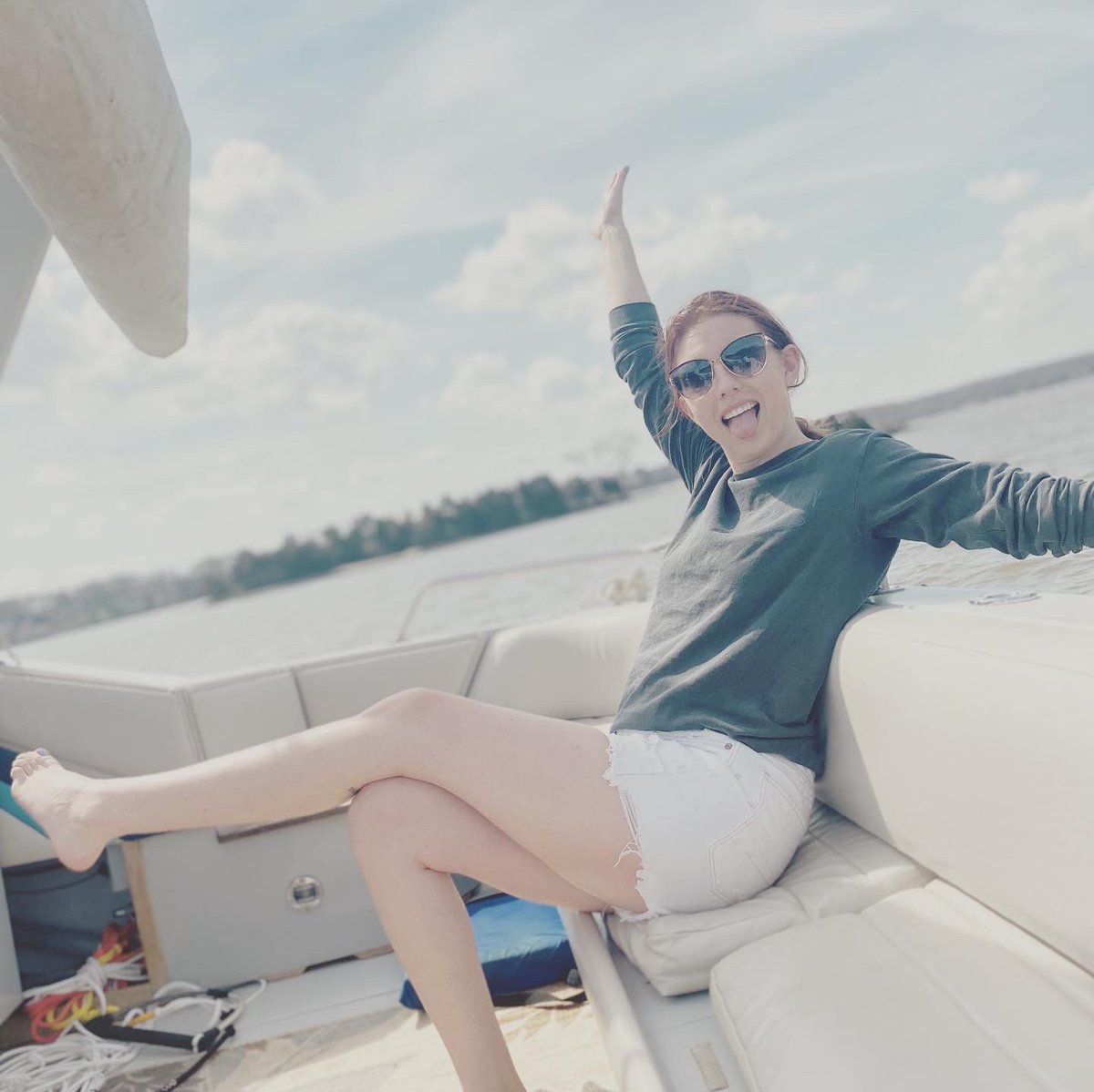 Linley Heller tweet media