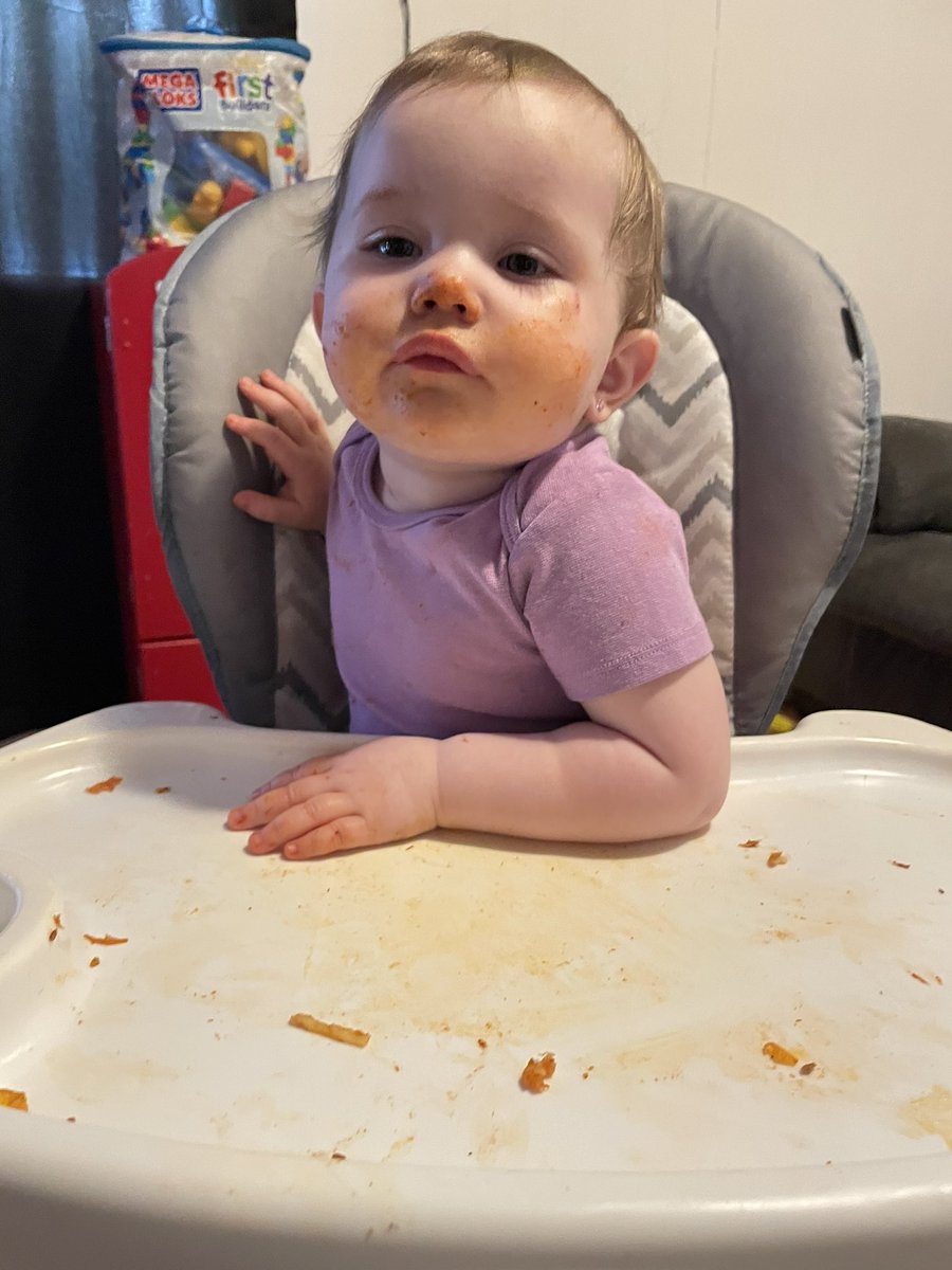 TommiWise's tweet photo. Oaklee’s “okay what’s for desert” face https://t.co/4KNx1sztHW
