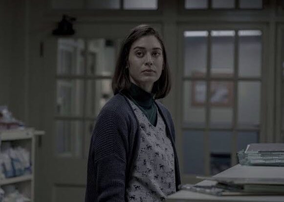 welovelizzy's tweet photo. lizzy caplan will always understand the assignment: https://t.co/BcdMTNJrBh