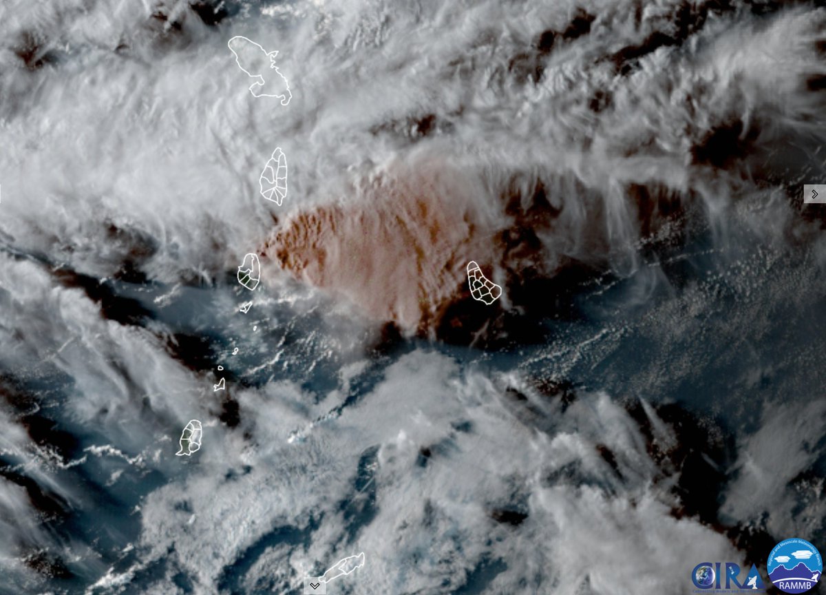  #GOES16 image at 21:10 UTC shows ongoing  #volcanic ash venting from  #LaSoufrière; leading edge of ash plume about to cover  #Barbados at dusk.