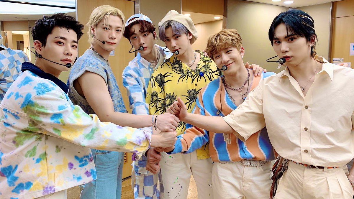 theyearofASTRO's tweet photo. ¡Aroha! Espero que estén tendiendo un bonito día y les recuerdo que sigamos con el stream a #ONE.

Iniciamos la era #All_Yours con el pie derecho y debemos seguir así, por favor sigue reproduciendo el mv oficial ya que esto ayudará demasiado para darles wins a los chicos 🙏🏼 https://t.co/fW2KMpYZTs