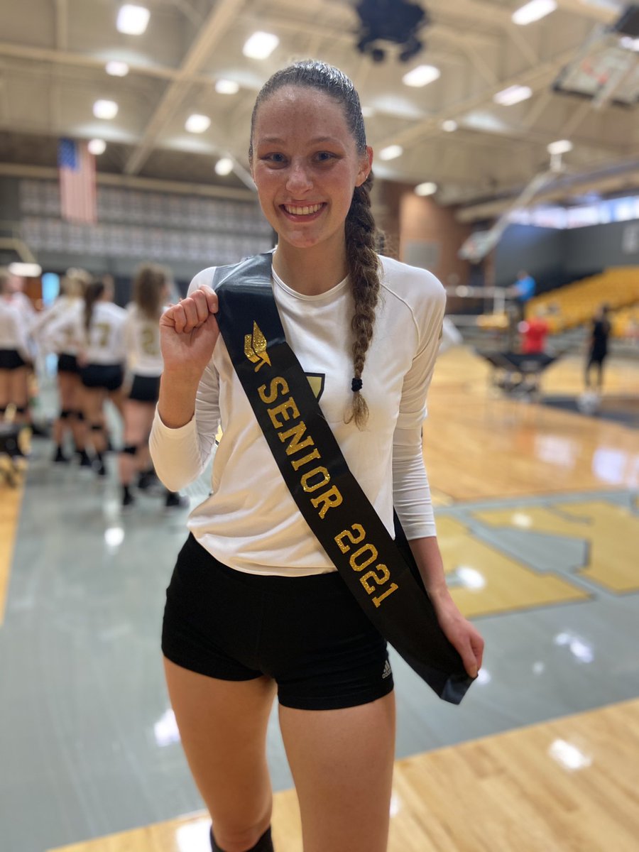 UNCP_Volleyball's tweet photo. Thank you, Tank ❤️

#SeniorNight | #BraveNation https://t.co/fUiTblkJQv