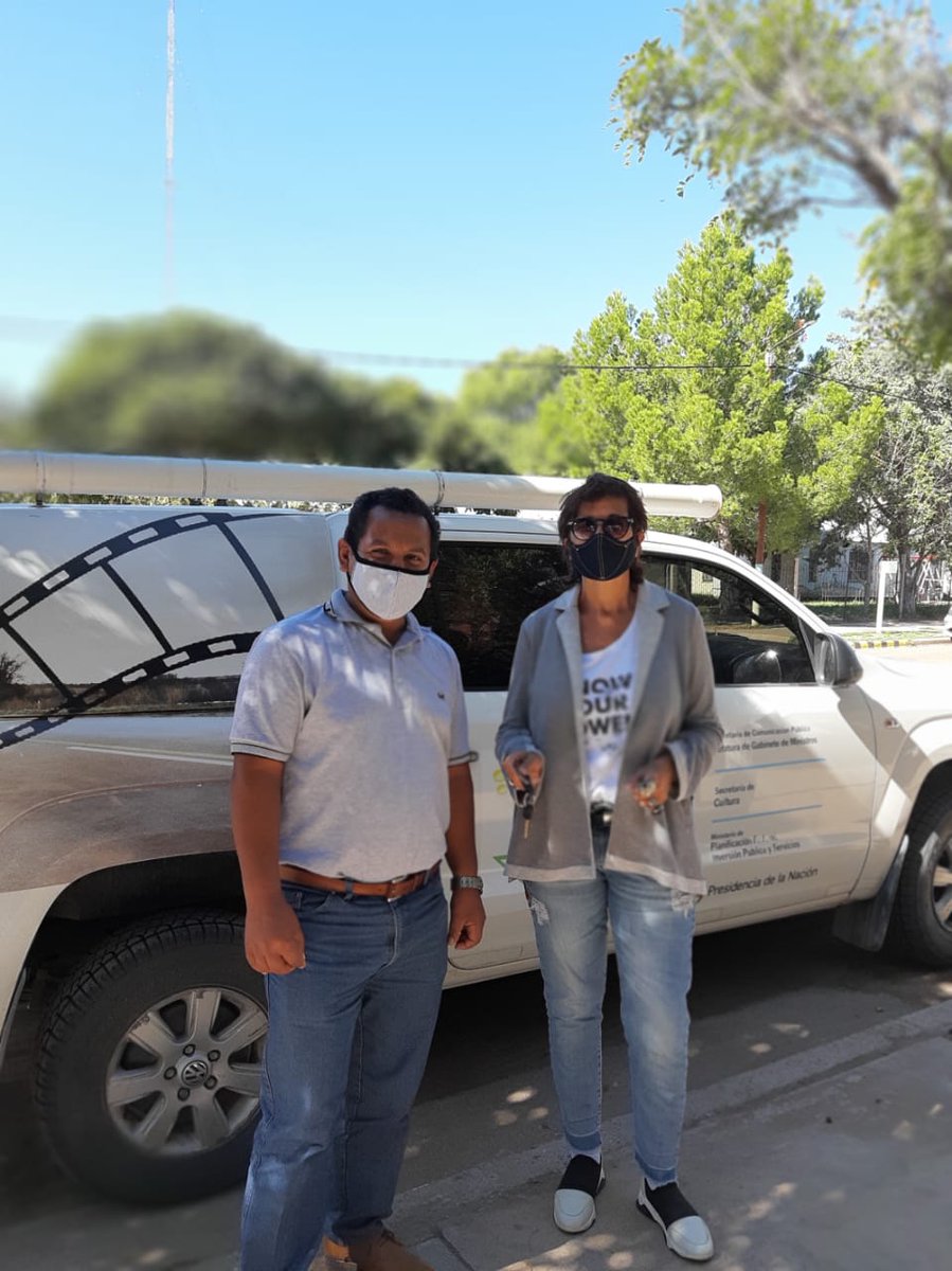 lapluraloficial's tweet photo. Nuestra compañera @Orillear recorre el territorio acompañando y alentando a los intendentes en el desarrollo de la acciones de cultura. Llevamos libros, cine nacional, obras de arte para impulsar crecimiento y belleza.

#CulturaSueñaySigue
#LaPLuralEnAcción✌️
#LaHumada https://t.co/4SNBFOcAgC