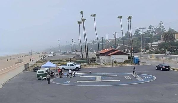 LHSLASD's tweet photo. Thank you to @dogoodbus. They noticed how sad the helipad looked in the Zuma Beach parking lot and reached out. The volunteers from the Do Good Bus spent the day repainting the helipad, & it looks amazing. https://t.co/zbI7ciC9yG #ThankYouForYourSupport #DoGoodBus #VolunteerWork https://t.co/Sk7TY8uFYi