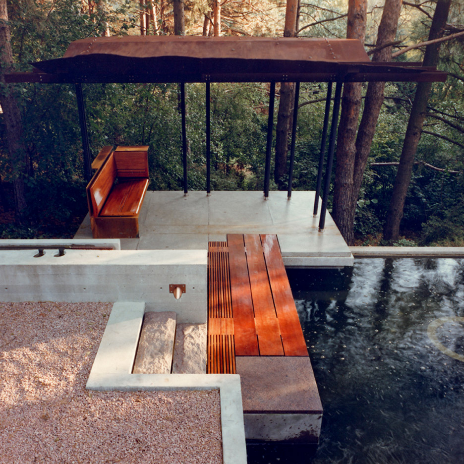 Dezeen tweet media