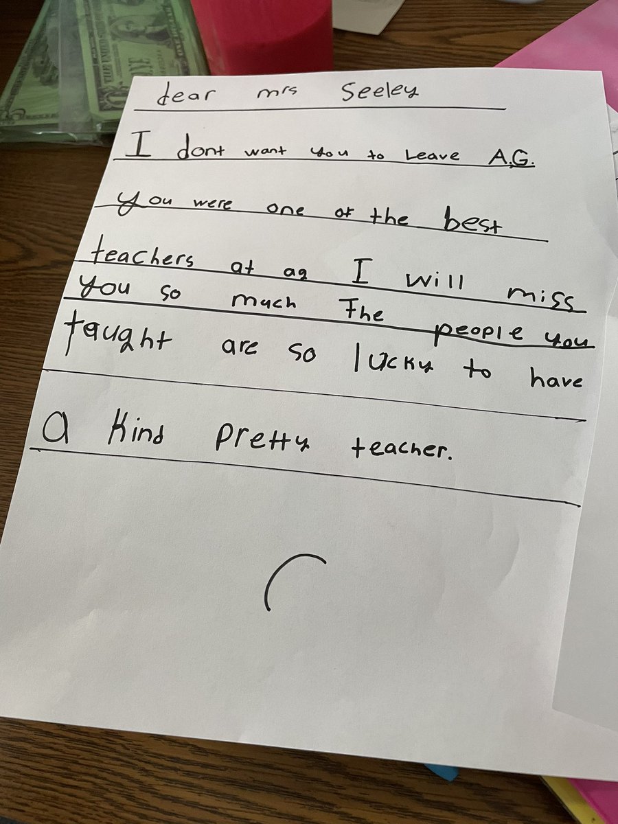 seeleysquad's tweet photo. I'm expecting my 4th child in June and we've made a family decision for me to take a year leave of absence from teaching. Today, students I taught a couple years ago surprised me with these notes. I'm going to be a wreck in May. 😢#relationshipsmatter https://t.co/bP5eJtUBgu