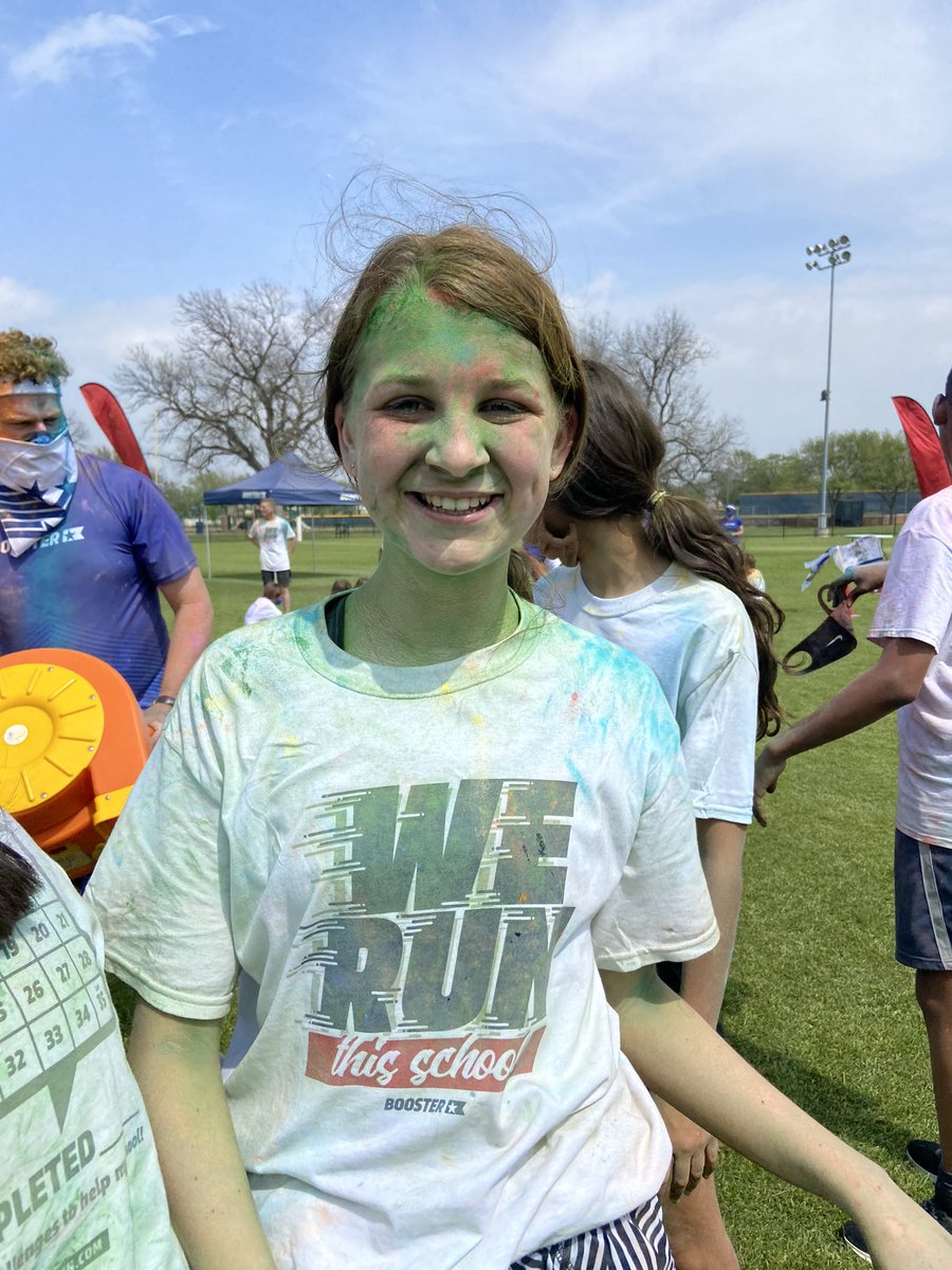 shawnakaiwright's tweet photo. Proud of our students for the money raised for our school, the creativity in their advisory flags, and most importantly, grateful for a time of fun and fellowship!  These sweet kids earned it! @oakridgeowls @OakridgeMS1 https://t.co/OYd4SsUIPa
