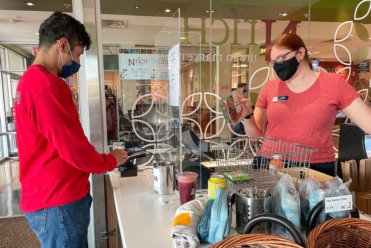 uazunions's tweet photo. What are your go-to items at Nrich Urban Market? 🥗 🥕 🍓

We usually get the Berry Goodness freshly pressed juice, a salad, pistachios, and carrot juice. #healthyeating #weekendsnacks #beardown #arizona #maskup https://t.co/mEHRqemecy