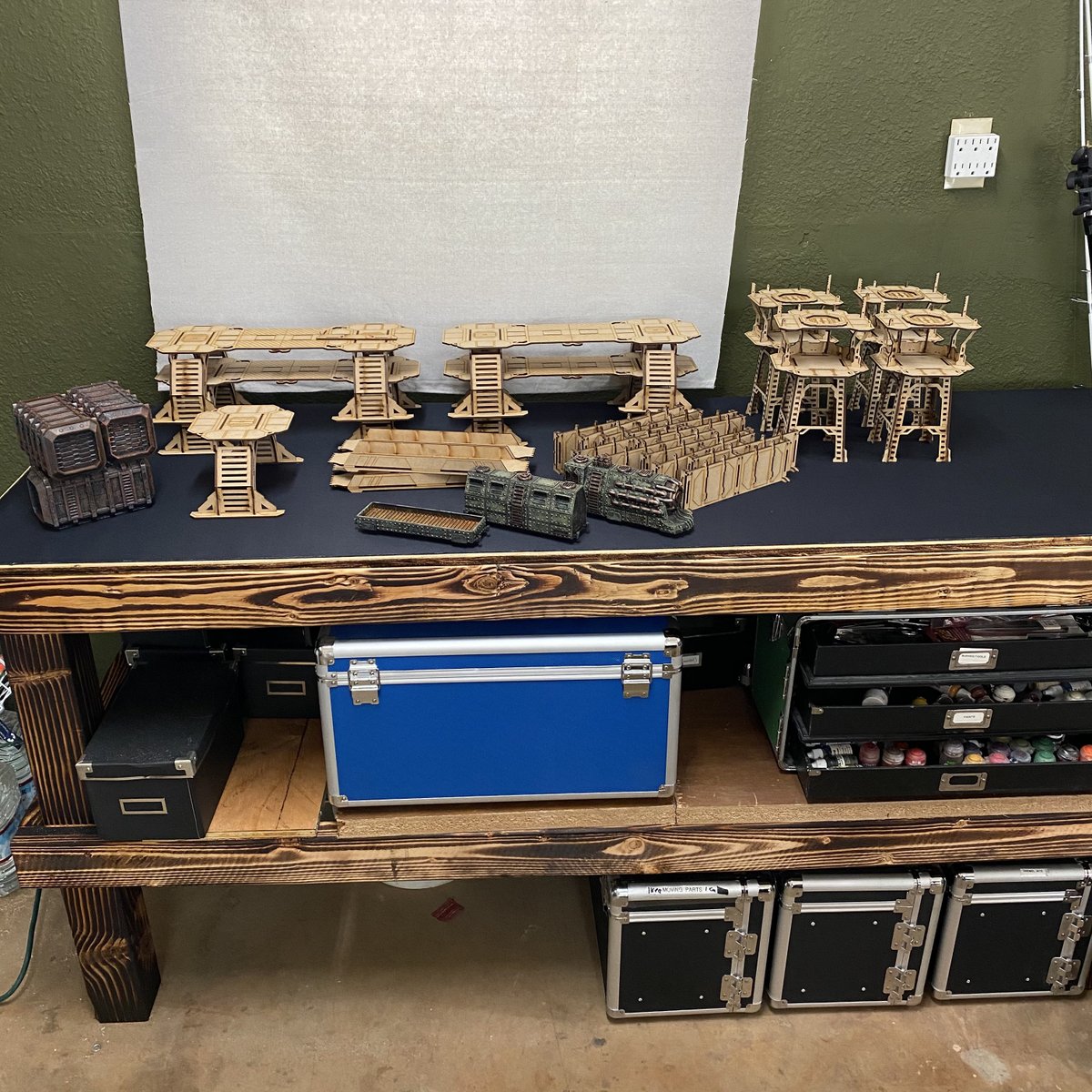 TableWarDesigns's tweet image. Minion #1 (son) is falling behind on his building. We need this #deathraydesigns terrain done for our multilevel #killteam game coming up using our #fatmats Industrial &amp;amp; Underforge 60x44combo
#warhammer40k #warhammer #tablewar #tabletopgaming #tabletopterrain #miniatures #gaming