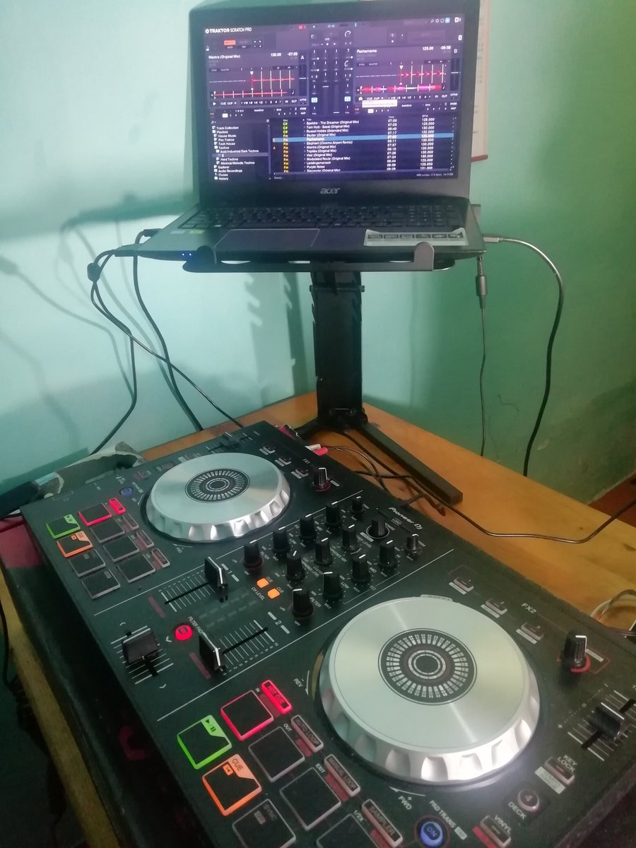 dmitrytechmusic's tweet photo. Hi! I'm now in Livestream! 📺🎥
Put your Headphones &amp; Enjoy! 🎧🔥
https://t.co/Cc2bODJbN3
Techno Sessions by DMITRY on Twitch TV

#techno #livesessions #djstreaming #liveact #technolovers #electronicmusic #twitchtv #djlife https://t.co/ITco52oCbI